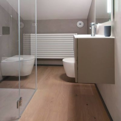 bagno rivestito in microcemento