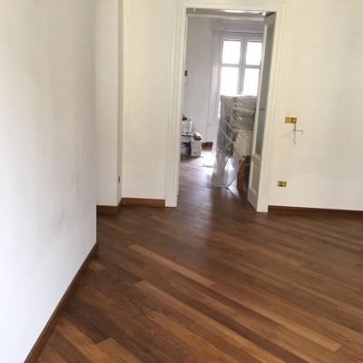 posa pavimento parquet a tolda di nave