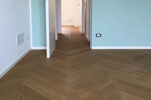 posa parquet in rovere a Milano