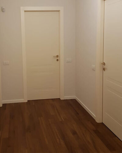 Posa parquet prefinito in rovere turate