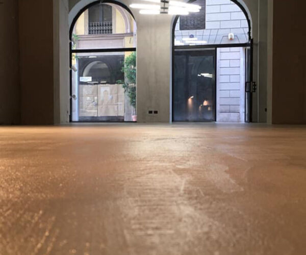 posa microcemento per show room di milano