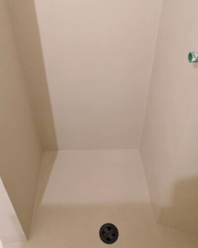 box doccia rivestito in microcemento