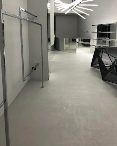 Microcemento per showroom di milano