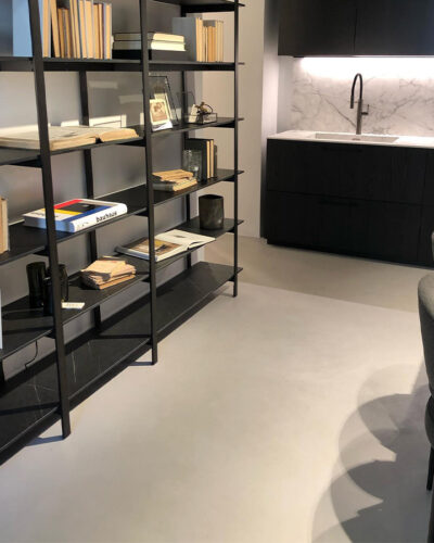 posa microcemento in negozio di milano