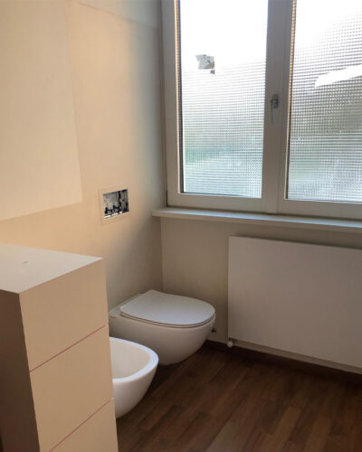 parete bagno in microcemento a milano